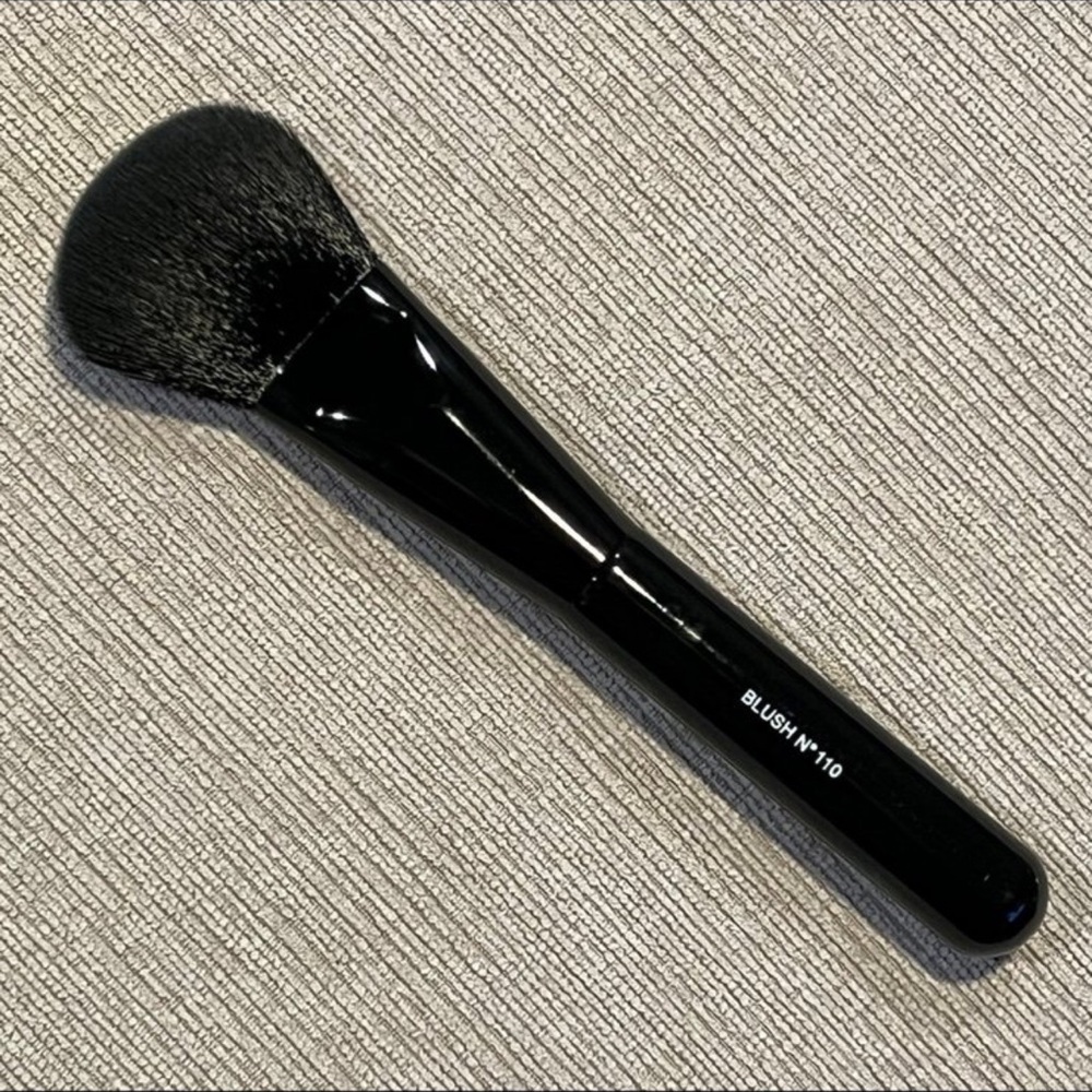 Chanel Nº 110 Blush Brush LES PINCEAUX DE CHANEL
    ~NEW~ - Picture 6 of 10